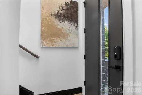 1005 Zinc LN, Charlotte, NC 28205