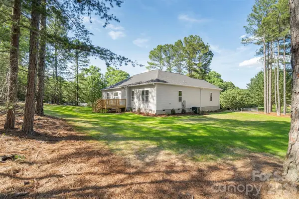 185 Shagbark CT, West End, NC 27376