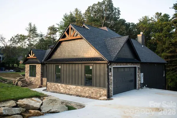 113 Perry PL, Hendersonville, NC 28739