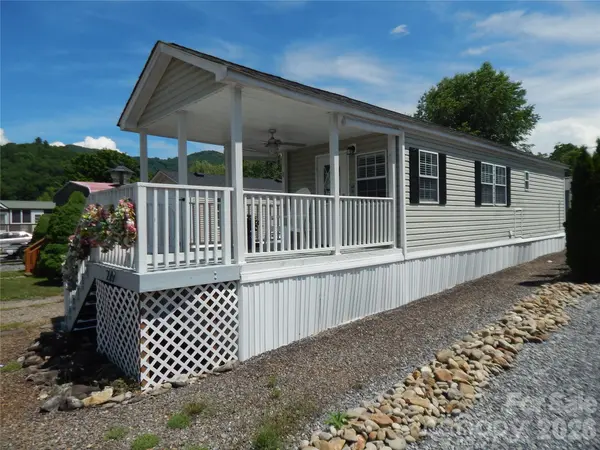 219 Pike PT, Waynesville, NC 28785