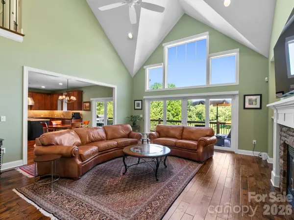 32 Lake Vista DR, Fletcher, NC 28732