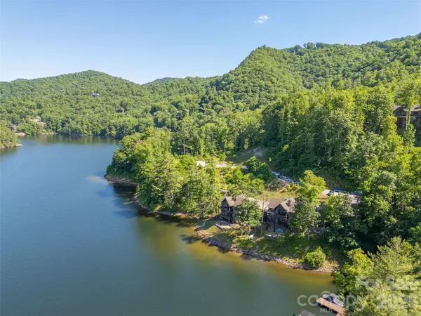 561 Harbor Ridge DR, Tuckasegee, NC 28783