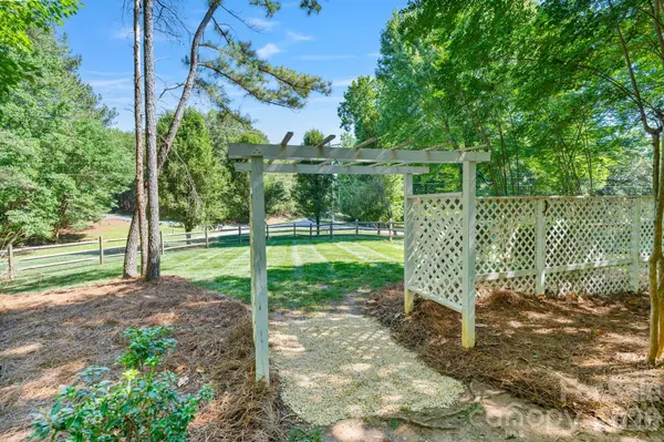 108 Broadview CIR, Mooresville, NC 28117