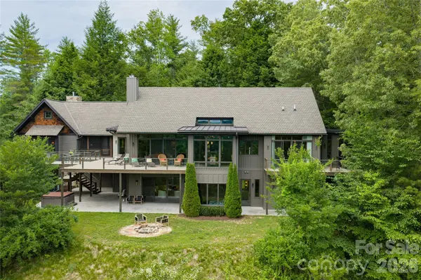 257 Bear Landing DR, Hendersonville, NC 28792
