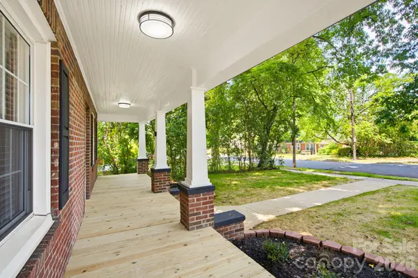 2232 Wilmore DR, Charlotte, NC 28203