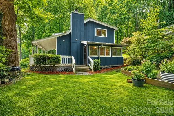 100 Bristol LN, Maggie Valley, NC 28751