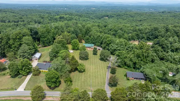 2990 Clarks Chapel RD, Lenoir, NC 28645