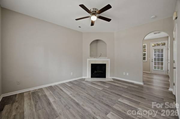 6123 Dane DR, Dallas, NC 28034