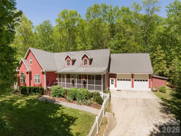 166 Virginia Brock RD, Lake Toxaway, NC 28747