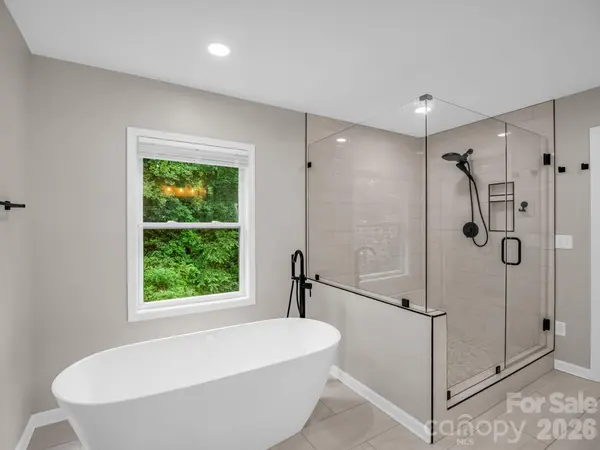 35 Chastain Hill RD, Mills River, NC 28759