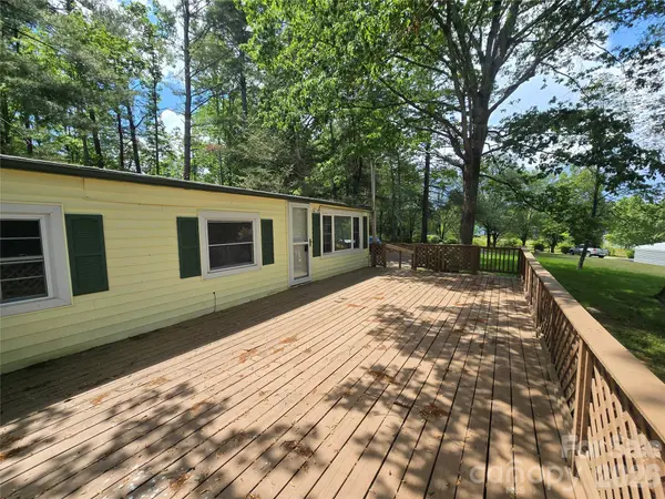 63 Sunnybrook LN, Fletcher, NC 28732