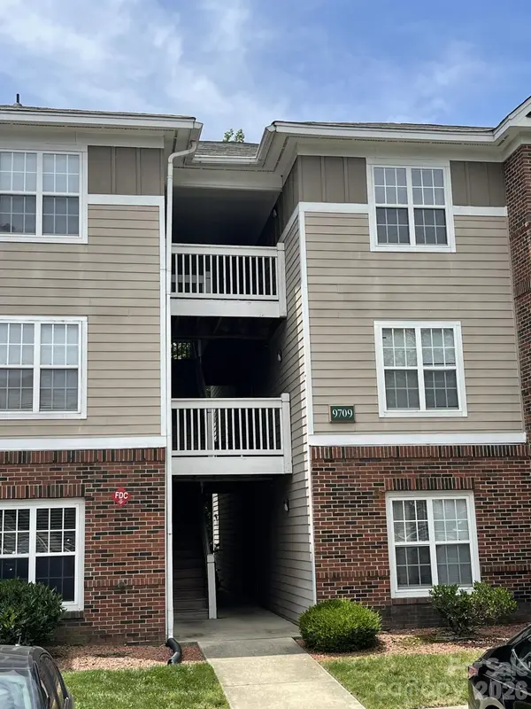9709 Campus Walk LN #L, Charlotte, NC 28262