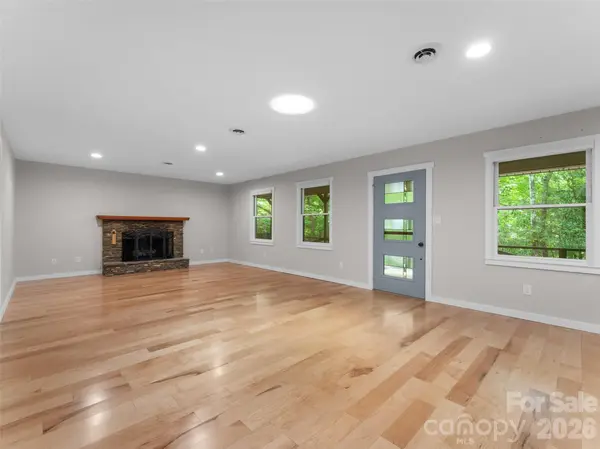 90 Cheestoonaya WAY, Brevard, NC 28712