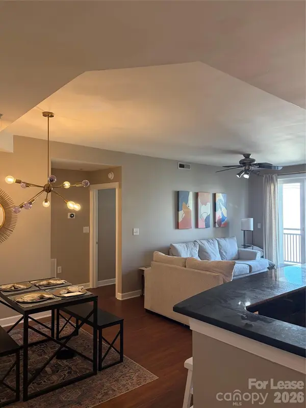 718 W Trade ST #707, Charlotte, NC 28202