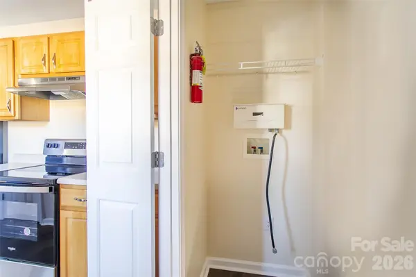 605 Carlyle WAY, Asheville, NC 28803