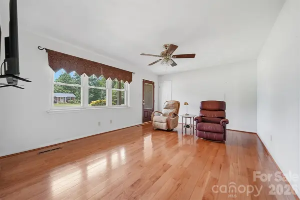 5305 Icard Ridge RD, Hickory, NC 28601