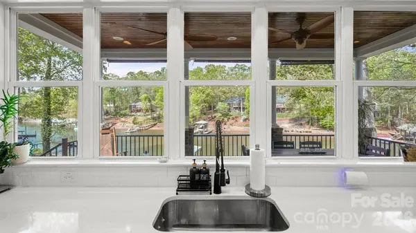 347 Whippoorwill RD, Mooresville, NC 28117