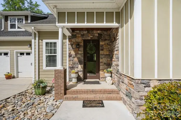 347 Whippoorwill RD, Mooresville, NC 28117