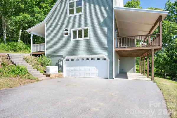 58 Randall DR, Fairview, NC 28730