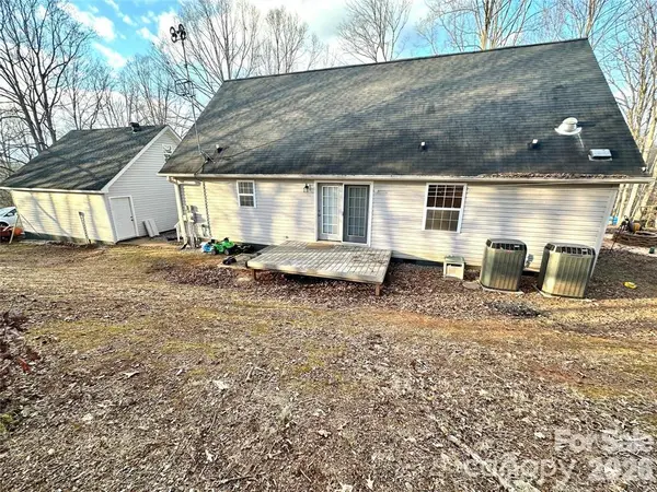 386 Groves RD, Union Mills, NC 28167