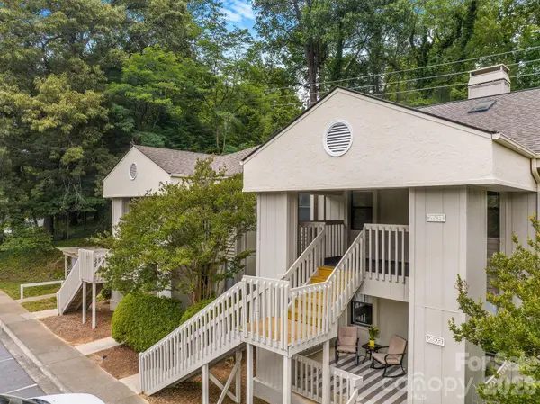2604 Vineyard BLVD, Asheville, NC 28805
