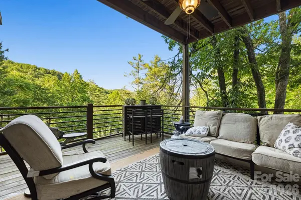 30 Lower Tanglewood RD E #2, Lake Toxaway, NC 28747