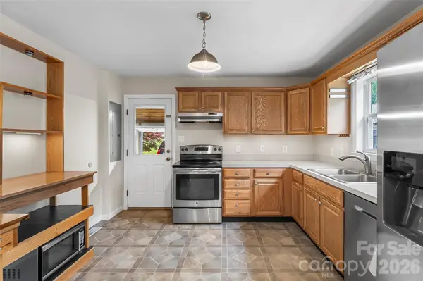 2610 Bear Creek RD, Marshall, NC 28753