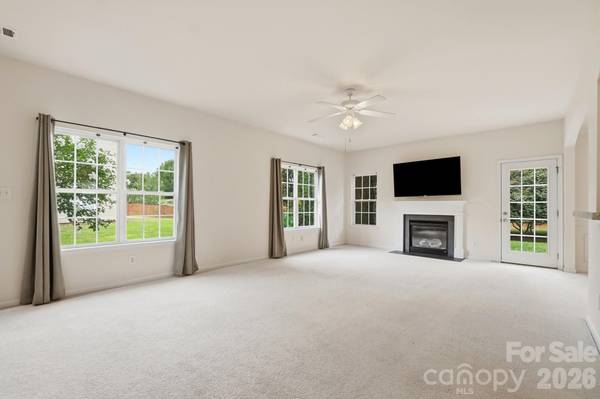 1220 Afternoon Sun RD, Matthews, NC 28104