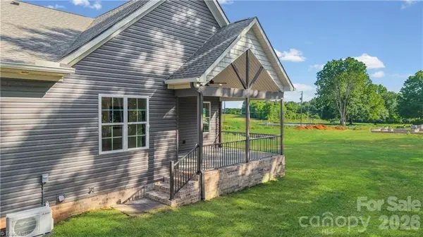 109 Frost RD, Advance, NC 27006