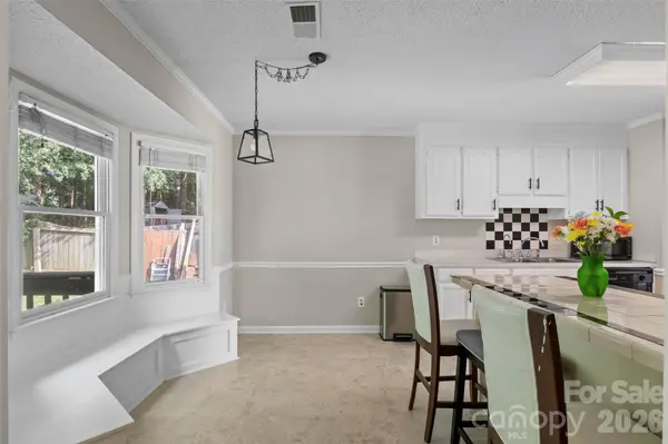 8704 Hornwood CT, Charlotte, NC 28215