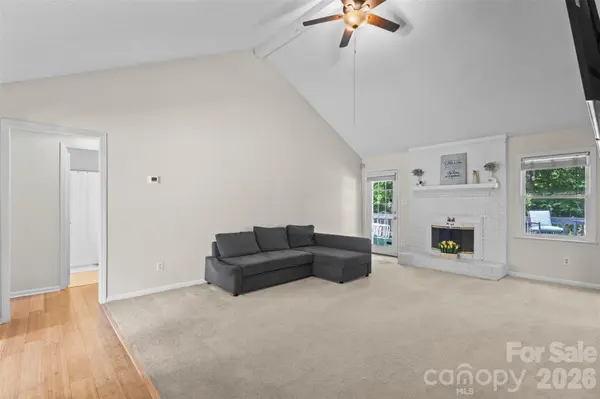 8704 Hornwood CT, Charlotte, NC 28215