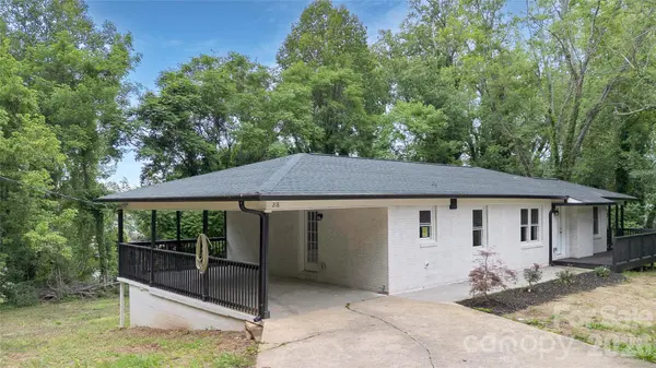 218 Palmer ST NW, Lenoir, NC 28645
