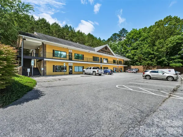 9 Fallen Spruce DR, Asheville, NC 28806