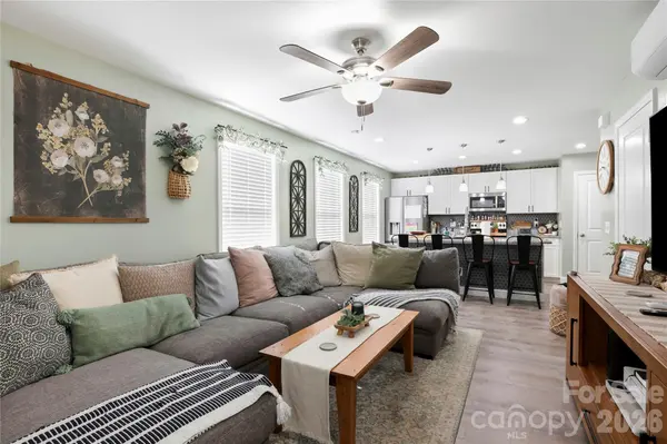 13 Trade ST, Arden, NC 28704