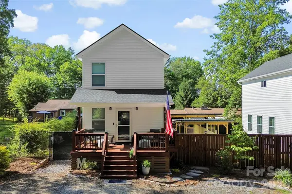 13 Trade ST, Arden, NC 28704