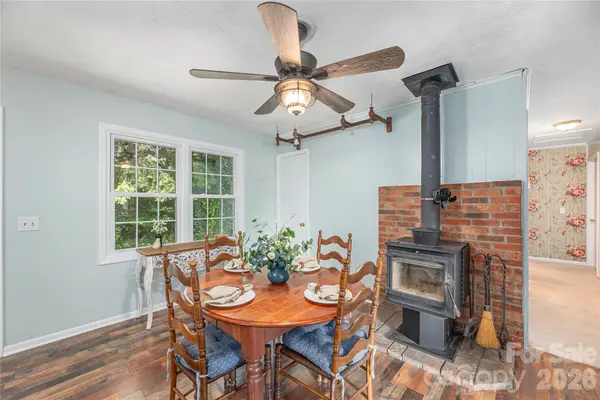 31 Granite LN, Waynesville, NC 28786