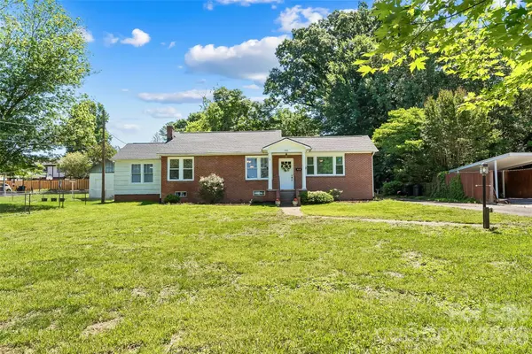 101 Falls ST, Morganton, NC 28655