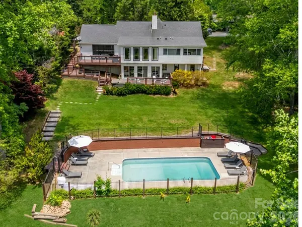 172 Amble LN, Fletcher, NC 28732