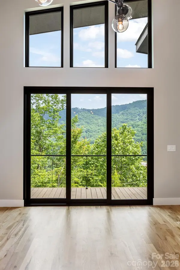 60 King Horn RDG, Waynesville, NC 28785