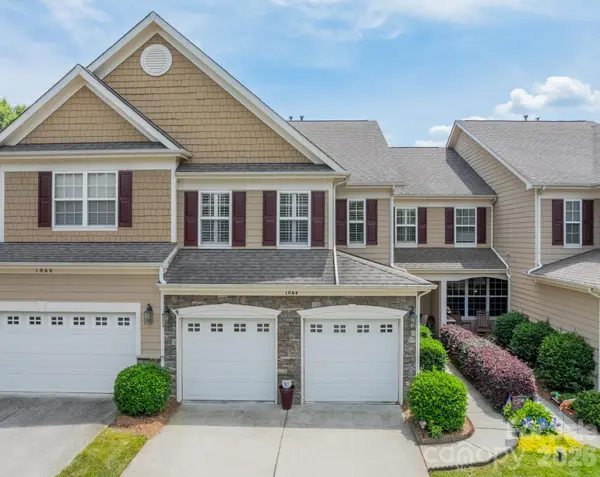 1064 Silver Gull DR, Tega Cay, SC 29708