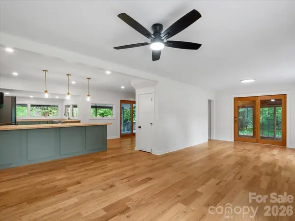 455 Rocky Springs HTS, Burnsville, NC 28714