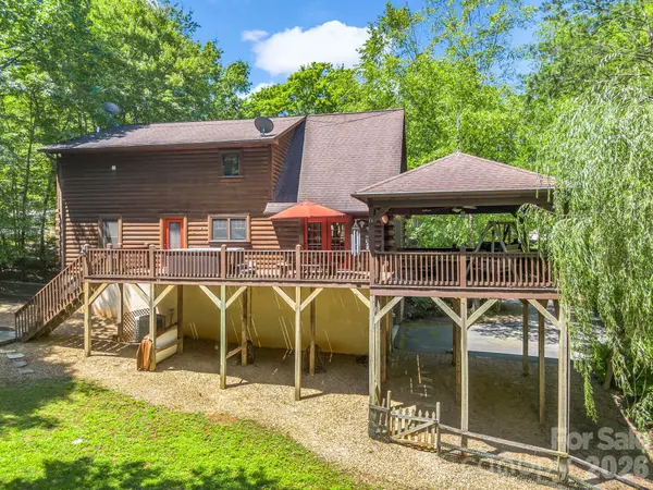 136 Dalton CT, Lake Lure, NC 28746