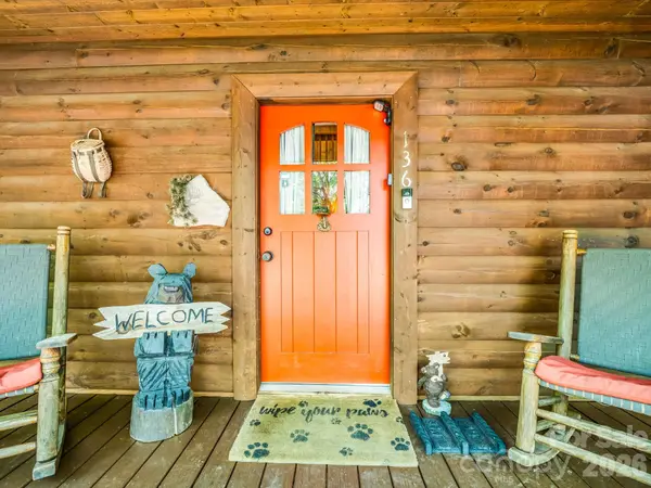136 Dalton CT, Lake Lure, NC 28746