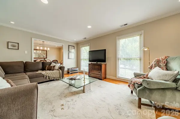 5522 Sharon RD, Charlotte, NC 28210