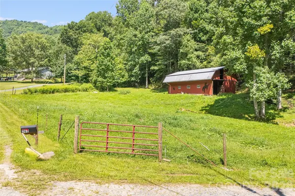262 Gibson Branch RD, Clyde, NC 28721