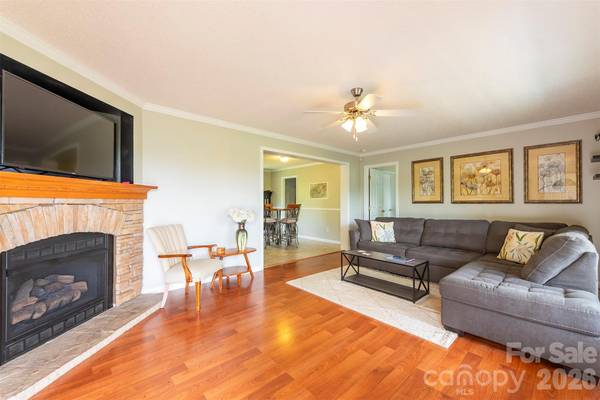 25 Inglescott WAY, Alexander, NC 28701