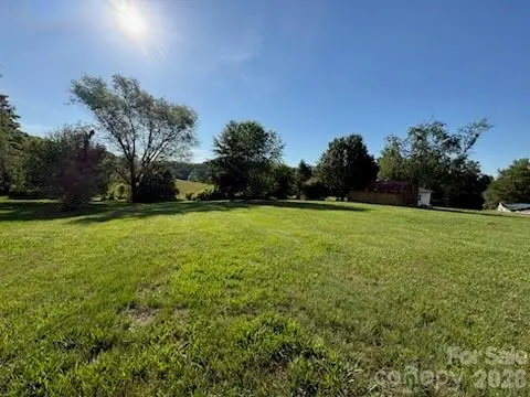 122 Wallace ST, Boonville, NC 27011
