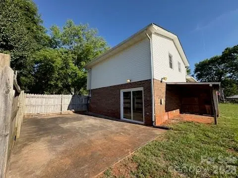 122 Wallace ST, Boonville, NC 27011
