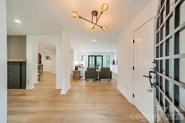 2528 Providence RD, Charlotte, NC 28211