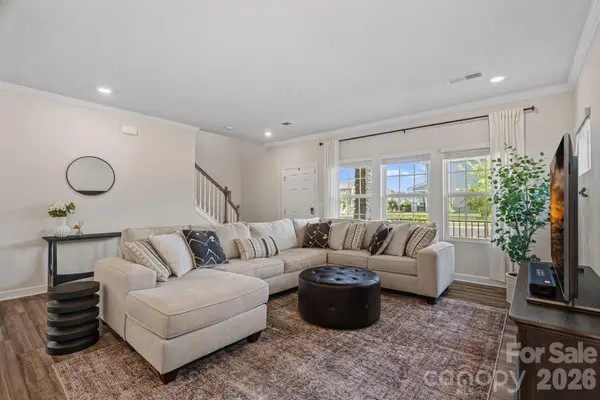 605 Cedar Knoll CIR, Pineville, NC 28134